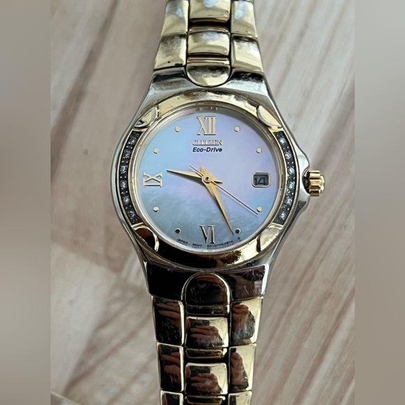 Citizen Eco-Drive Ladies Watch Genuine Diamonds Pearl Dial Gold Tone Bracelet - Picture 2 of 15